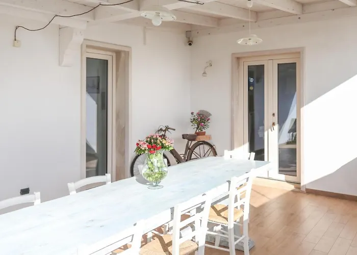 Blue And Blue 乌真托