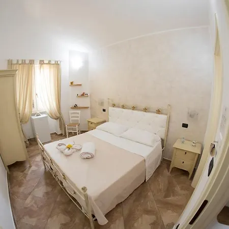 Blue And Blue Bed & Breakfast 4*